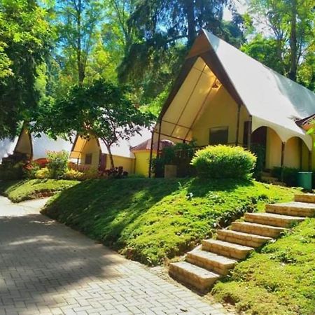 סרנגן Lawu Forest Camp מראה חיצוני תמונה